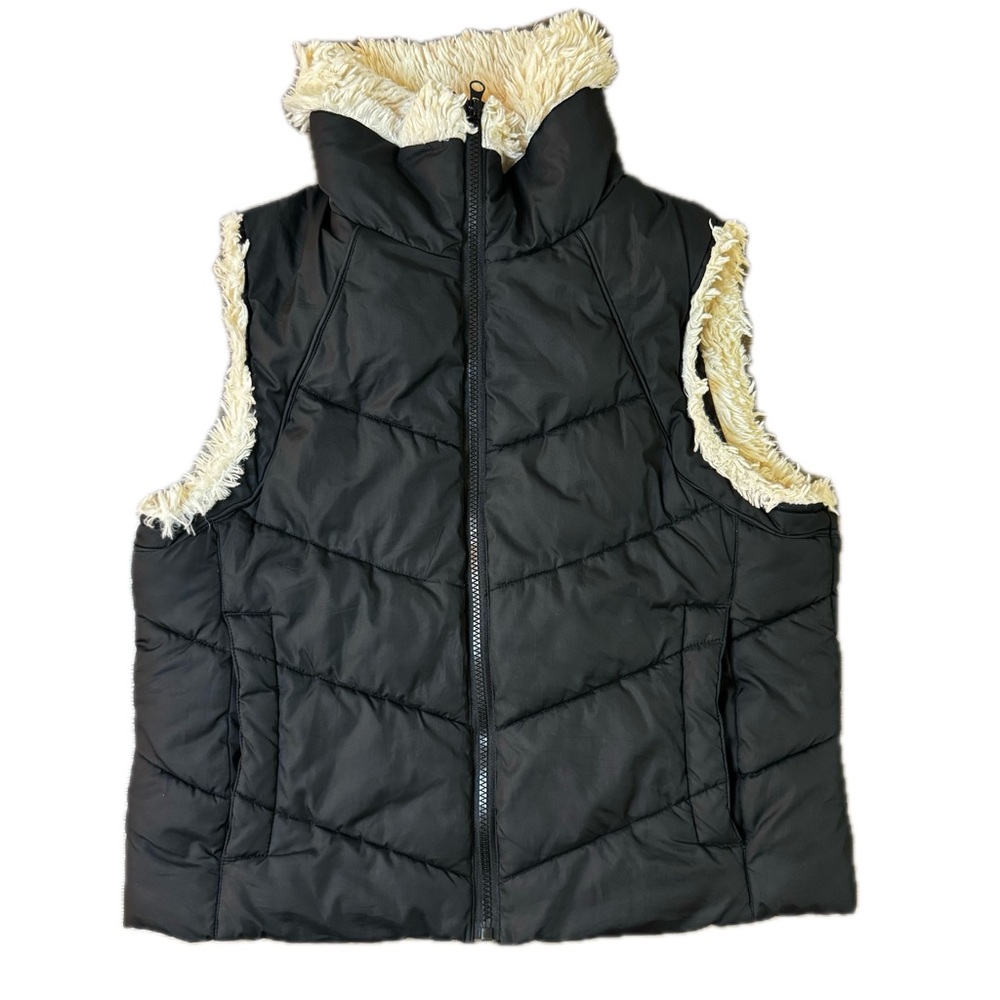 Big Chill black women’s full zip up puffer filet vest with faux fur collar